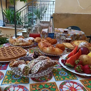 Il Melograno Antico Con Terrazza E Giardino Couette-café